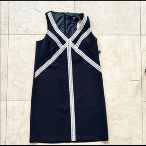 Maggy London Shift Dress Black with White Detail NWT Size 4